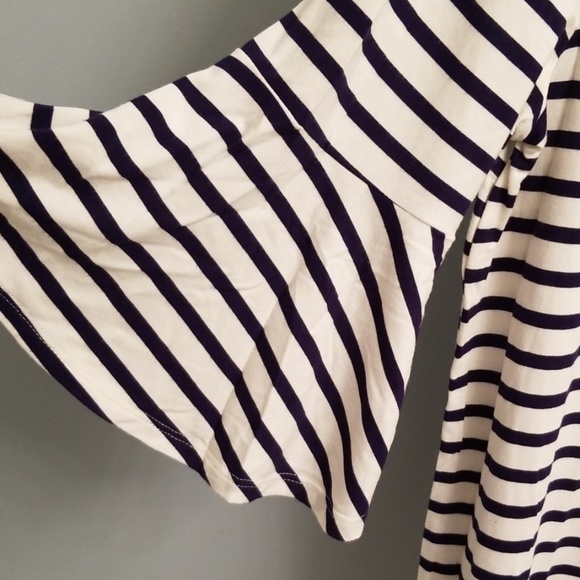 Green Envelopes Striped Short Bell Sleeve Size Med - Picture 3 of 6